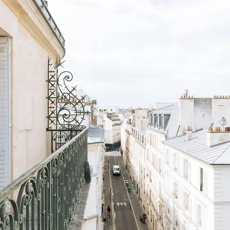 Amazing Balcony View - Monceau
