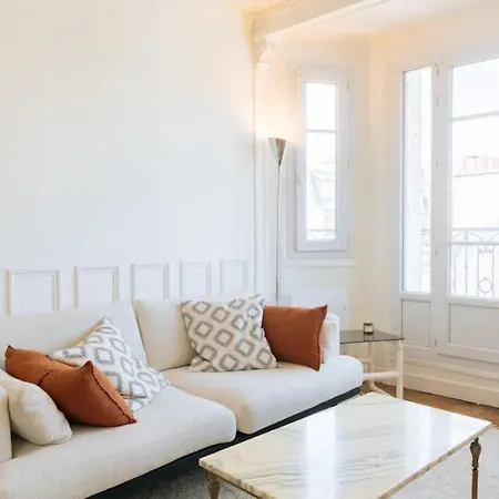 Amazing Balcony View - Monceau * Paris