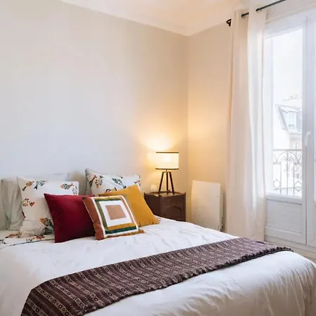 Amazing Balcony View - Monceau